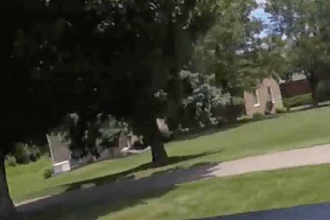 Cómo instalar un alerón trasero en el auto