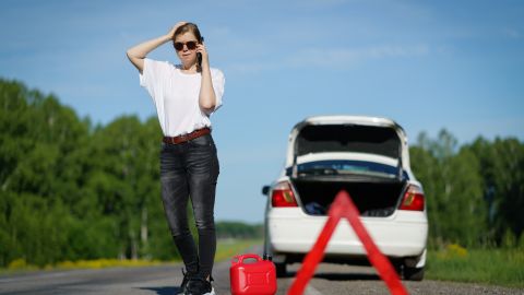 cómo pasar combustible de un auto a otro