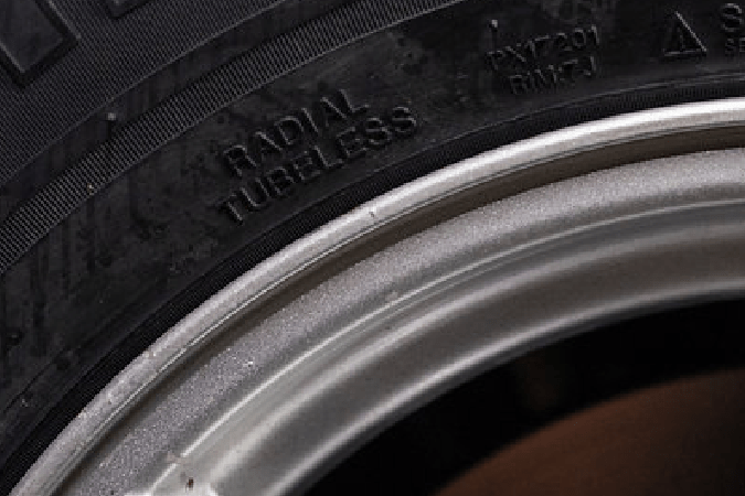 Qué son los pesos de las llantas y para qué sirven