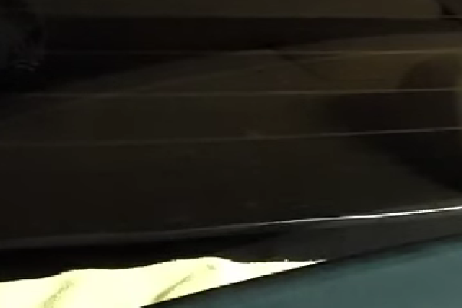 Cómo instalar un alerón trasero en el auto