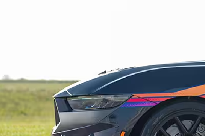 Ford lanza a la venta el Mustang Dark Horse R, una versión de carreras poderosa