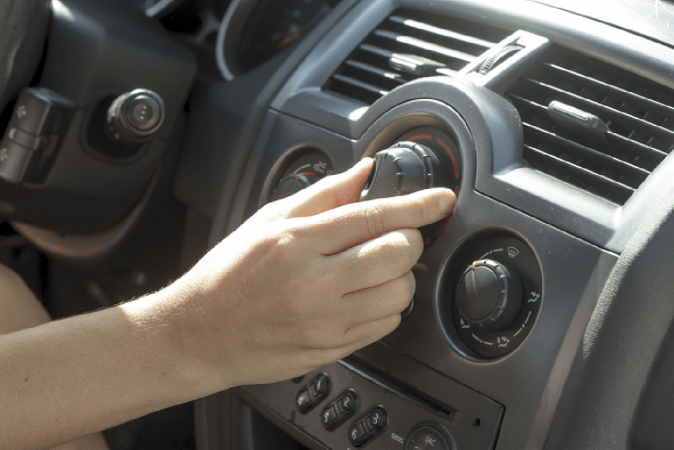 3 señales de que el aire acondicionado de tu auto está roto