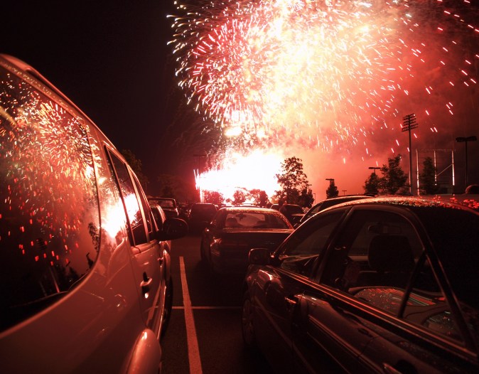 riesgos de los fuegos artificiales para tu auto: cómo protegerlo