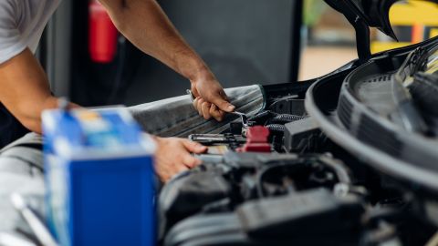 limpieza batería carro