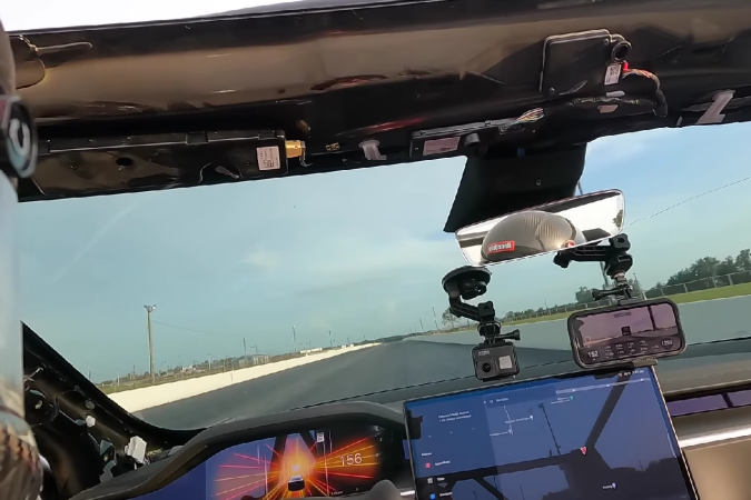 Cyber Kart: un frankenstein del Model S para un cuarto de milla