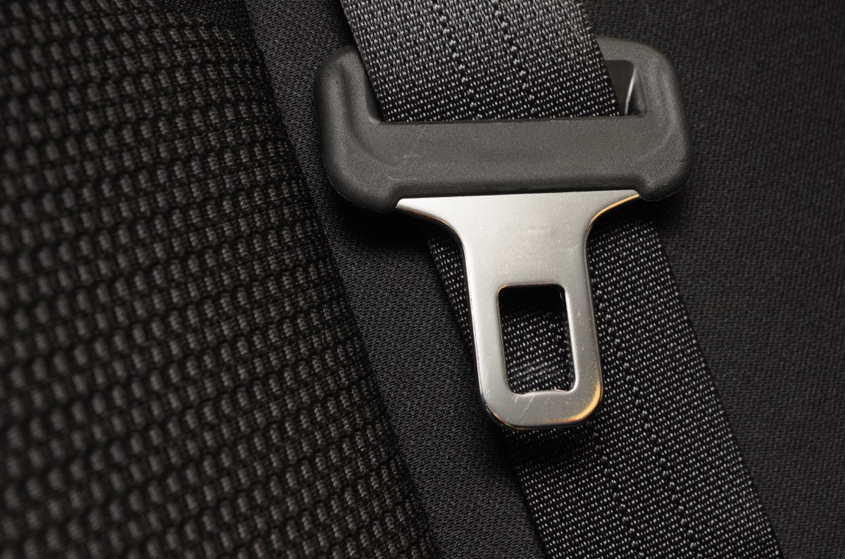 ¿Sabes que los cinturones de seguridad traseros deben ir ajustados aunque nadie viaje?