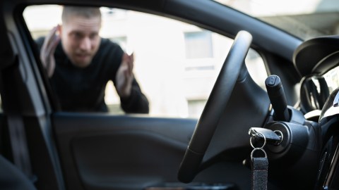 ¿Qué debo hacer si pierdo la llave de mi carro?