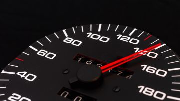 ¿Los próximos carros vendrán con límite de velocidad automático?