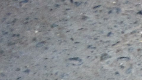 Cómo quitar las manchas de aceite de tu entrada de concreto