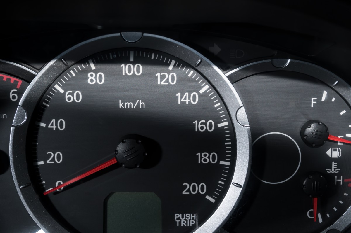 Por qué el velocímetro del auto marca más velocidad que el del GPS