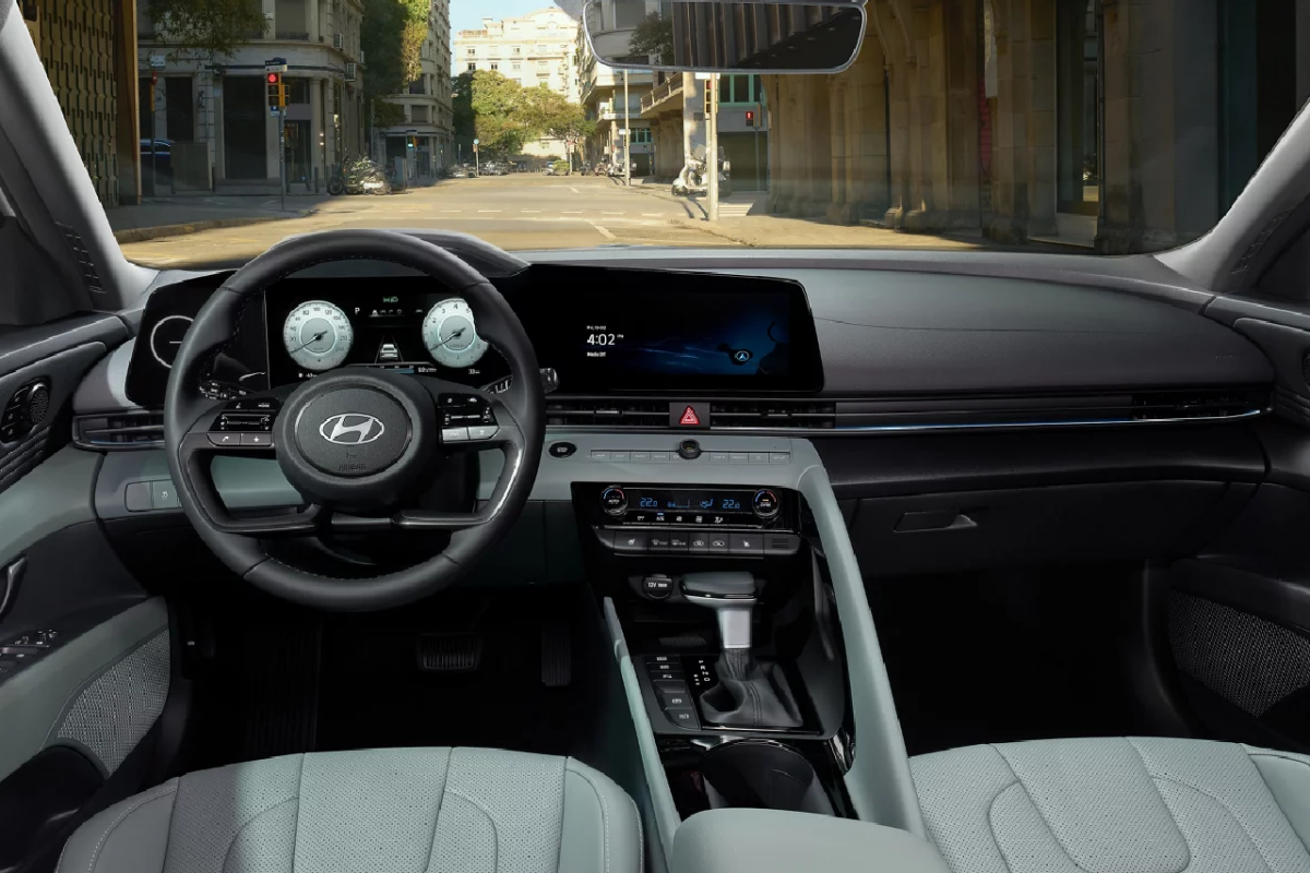 Hyundai Elantra recibe un cambio de imagen para el 2024