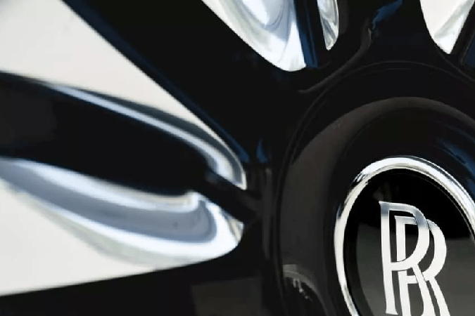 El primer Rolls Royce eléctrico, el Spectre, llega a Estados Unidos