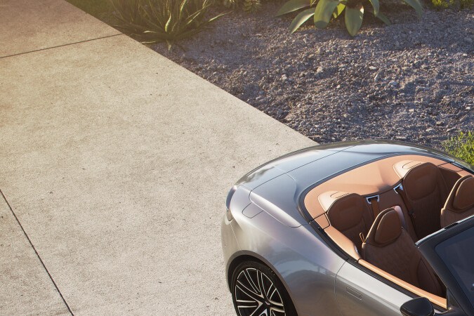 Aston Martin DB12 Volante.