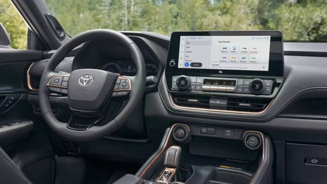 Toyota Grand Highlander 2024.