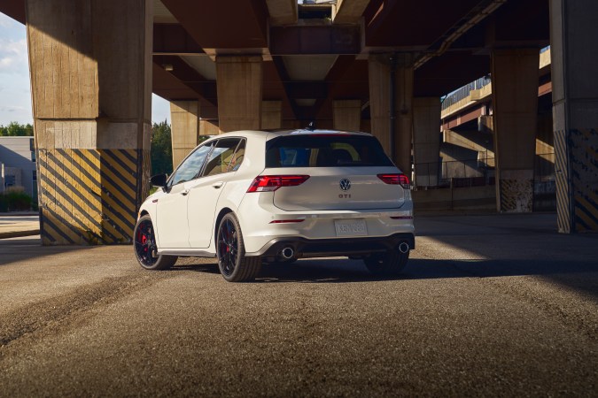 Volkswagen Golf GTI 380 2024.