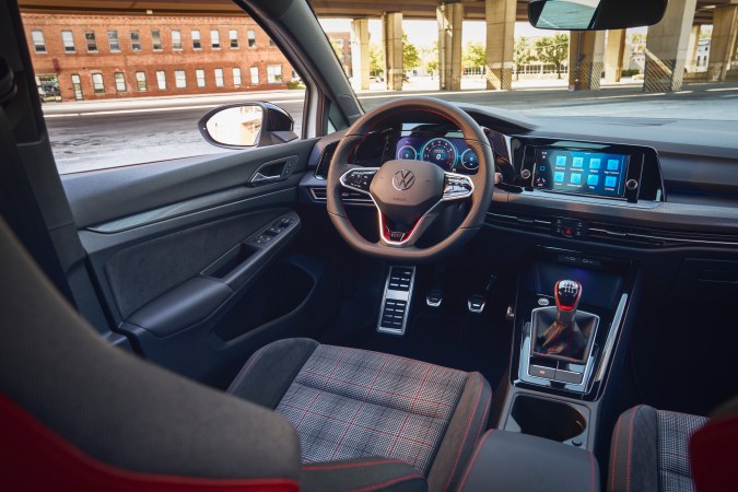 Volkswagen Golf GTI 380 2024.