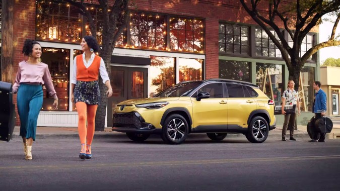 Toyota-Corolla-Croos-2023