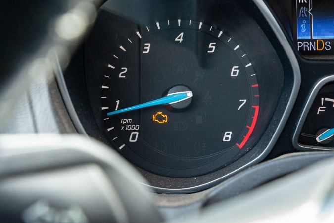 10 причин, по которым загорается лампочка Check Engine