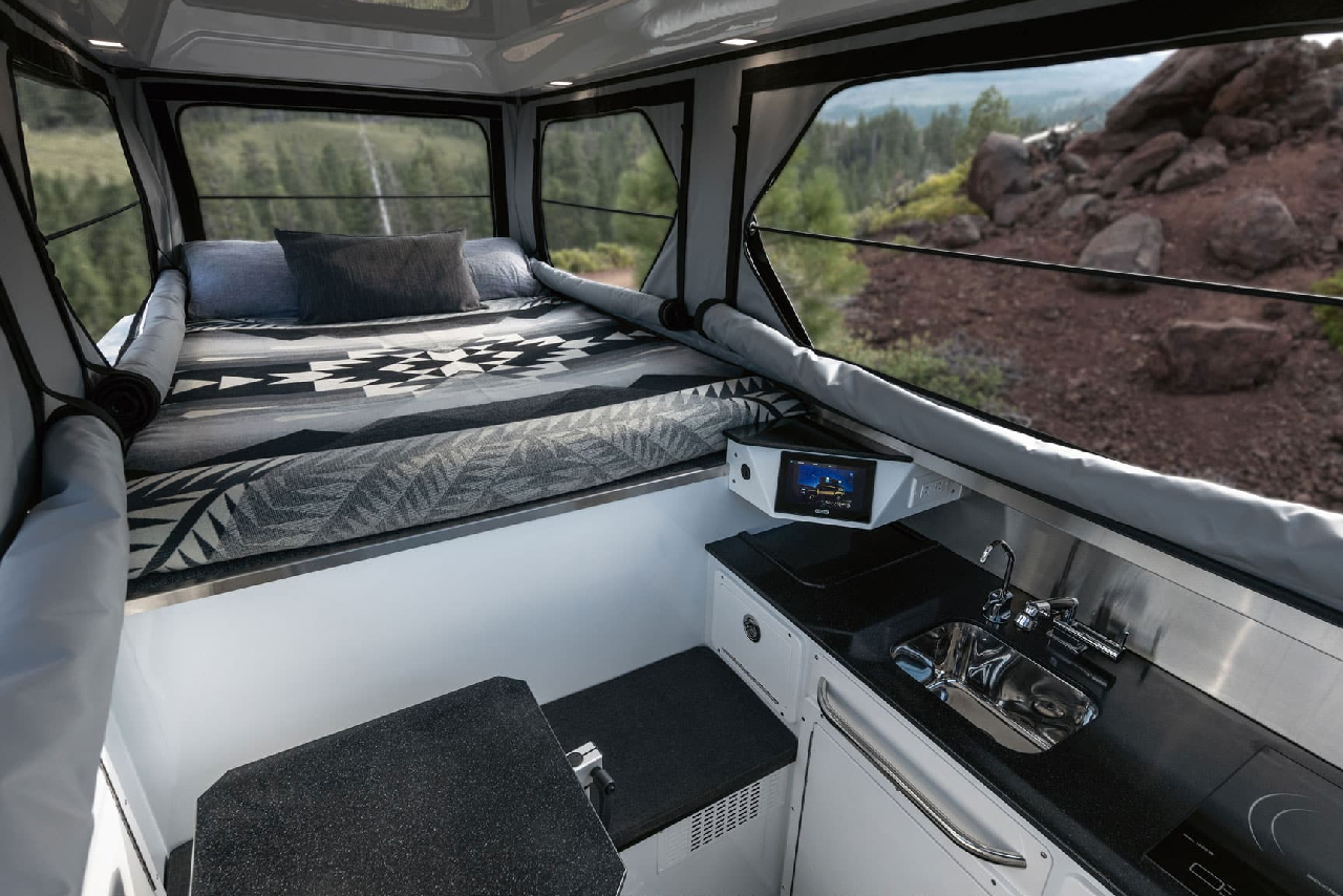 Conoce la Hummer EV ideal para salir a acampar