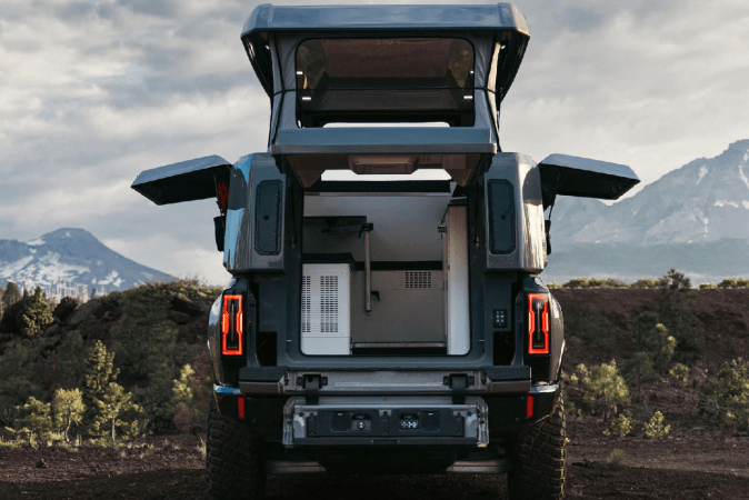 Conoce la Hummer EV ideal para salir a acampar