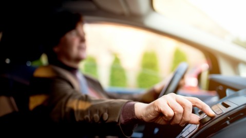 ¿Qué pasa si se apaga el coche con el aire acondicionado encendido?