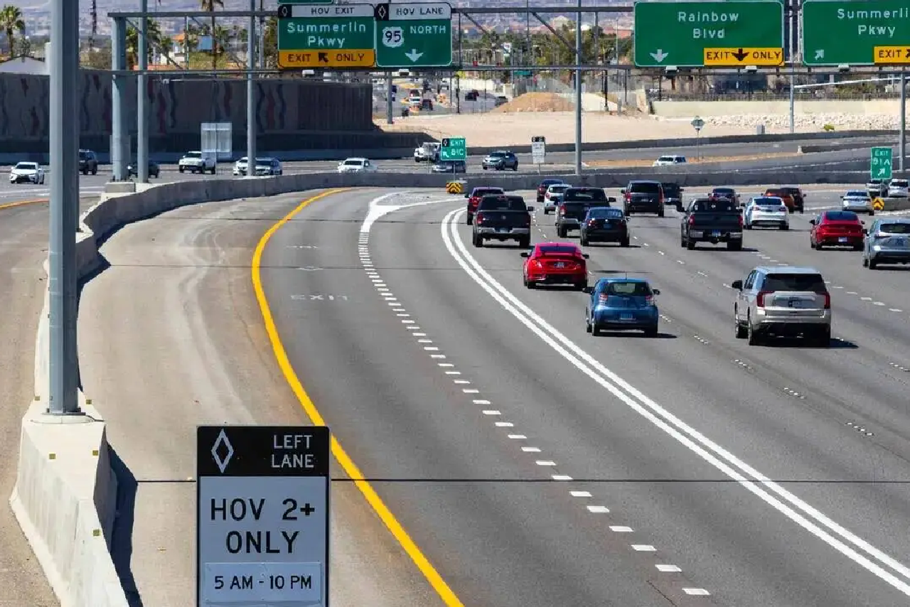 Se vuelve popular la trampa del maniquí en los carriles HOV