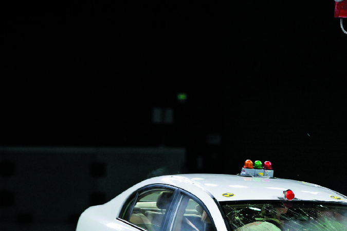 Las camionetas son peligrosas para los pasajeros traseros, según el IIHS