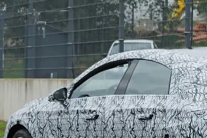 Mercedes Benz adelanta muestras de su nuevo CLA 2025