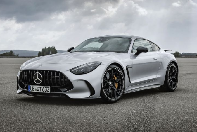 Mercedes Benz muestra su bala de plata el AMG GT Coupe 2024