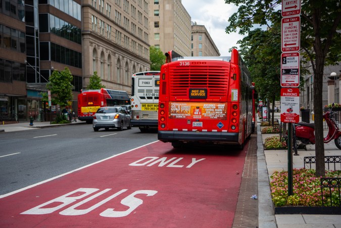 carriles de bus only bus en Washington DC