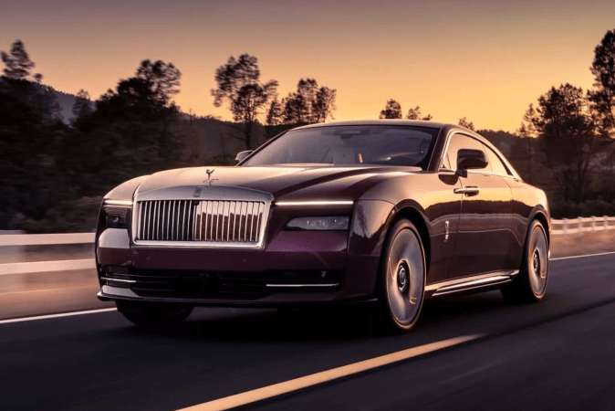 El primer Rolls Royce eléctrico, el Spectre, llega a Estados Unidos