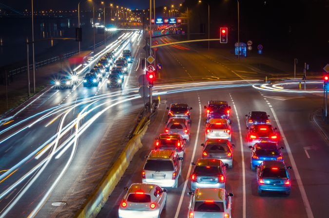 Cuánto cuesta la multa por pasarse con la luz en rojo en USA