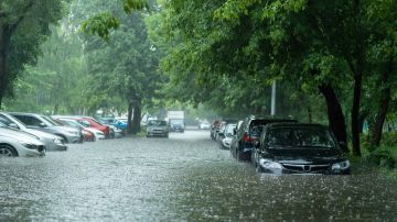 Qué hacer si mi auto se inunda por las tormentas
