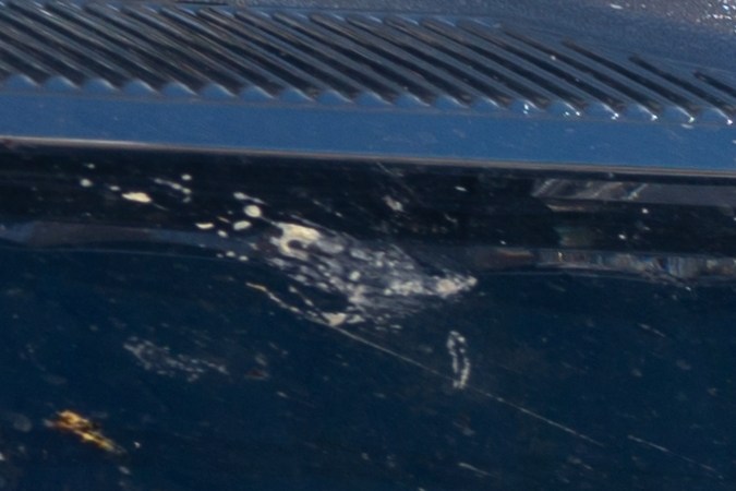 Cómo quitar los bichos incrustados sin arruinar la pintura del carro