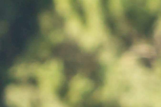 Carrito de golf circulando por la calle