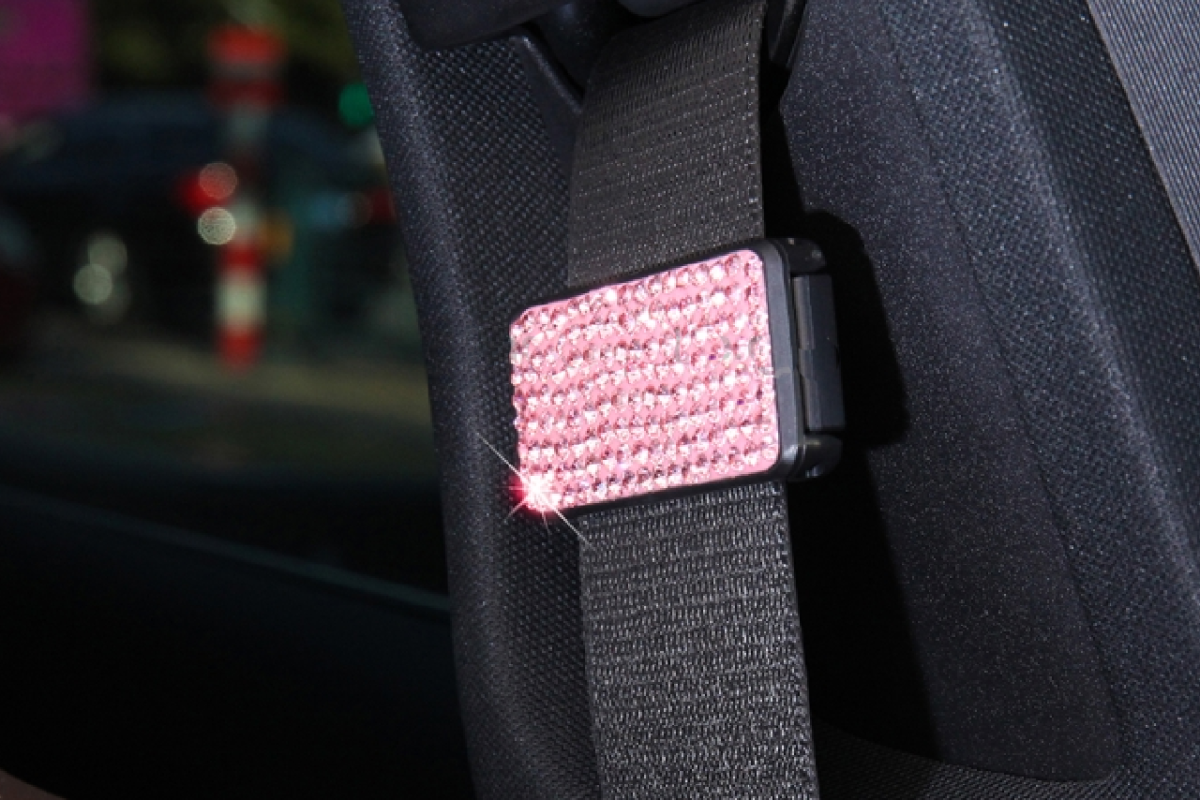La nueva moda para usar el cinturón de seguridad