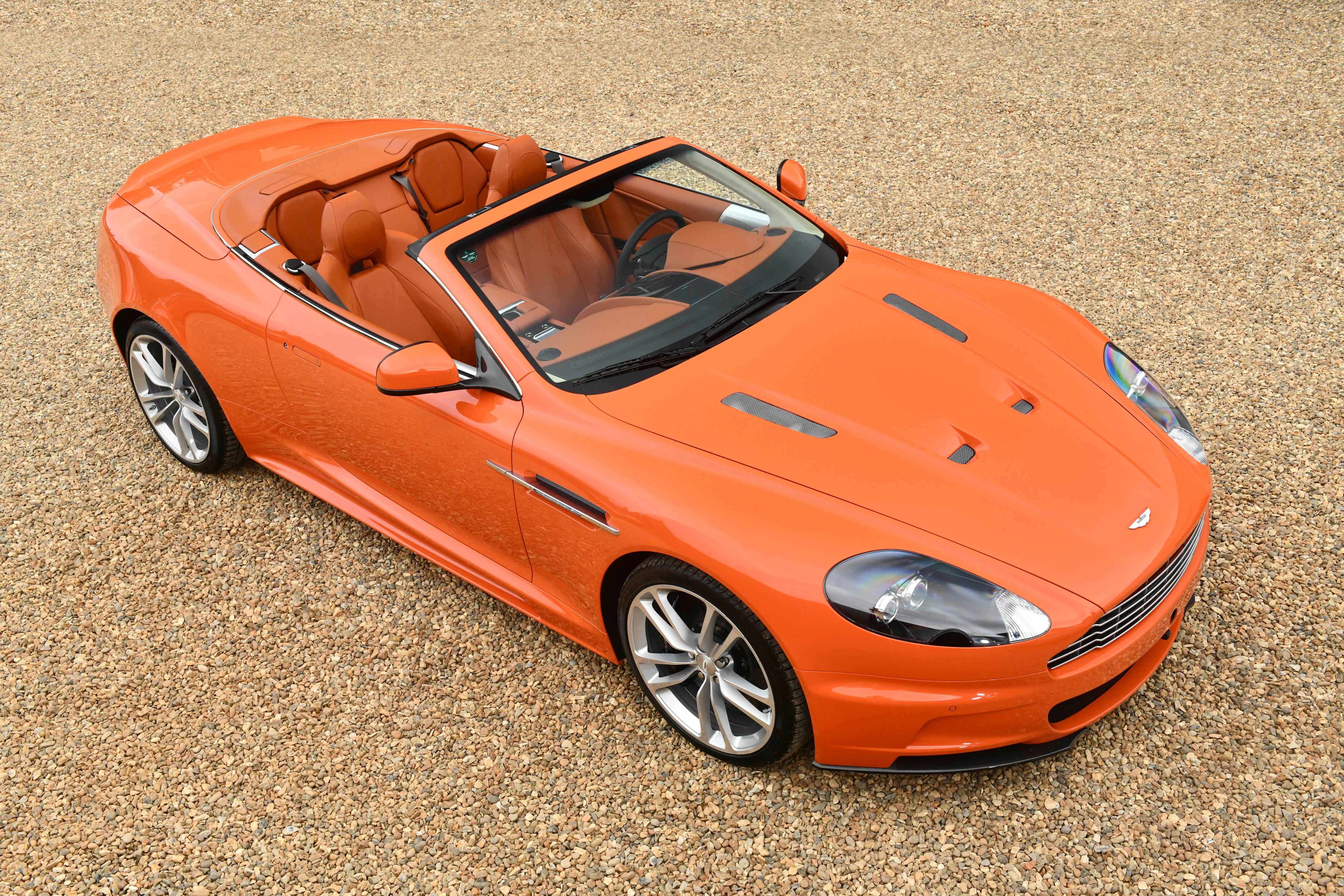 Aston Martin DBS Volante 2011.