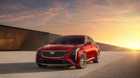 Cadillac CT5 2025.