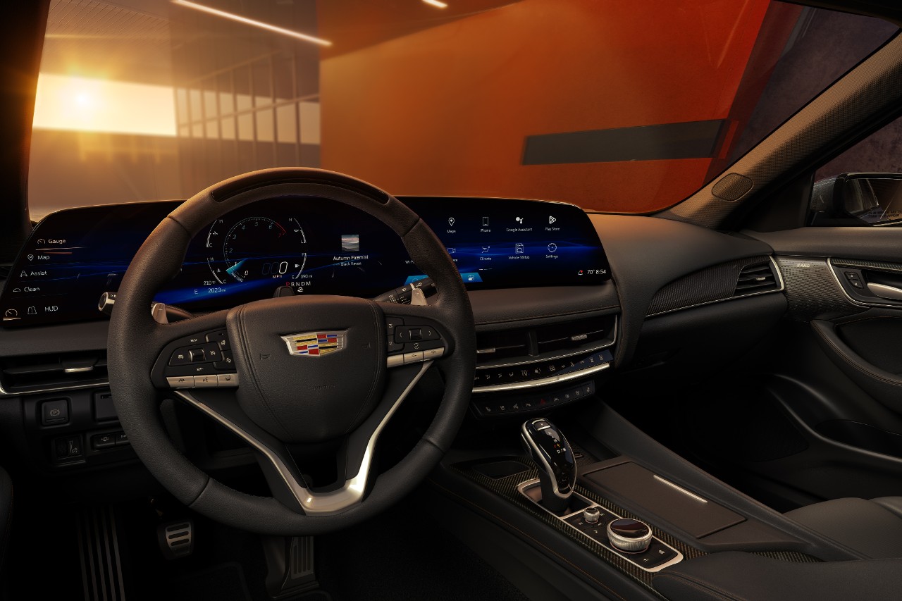 Cadillac CT5 2025.