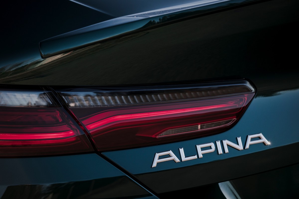 BMW Alpina B8 2023.