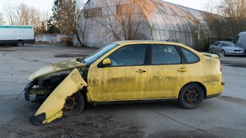 cuánto dan por un carro en el yonke