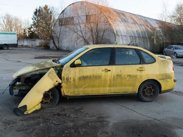 cuánto dan por un carro en el yonke