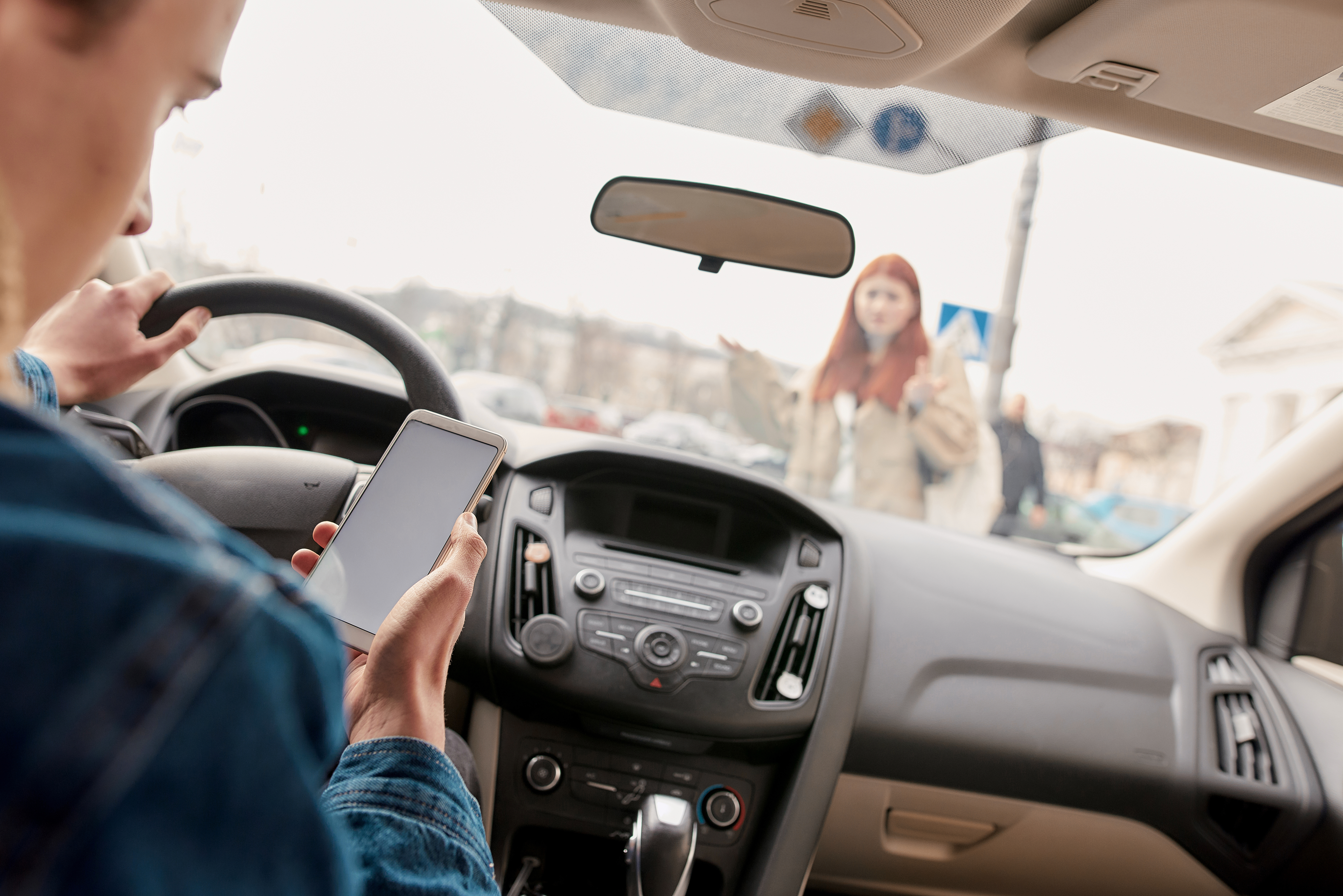 infracciones por usar el teléfono mientras conduces