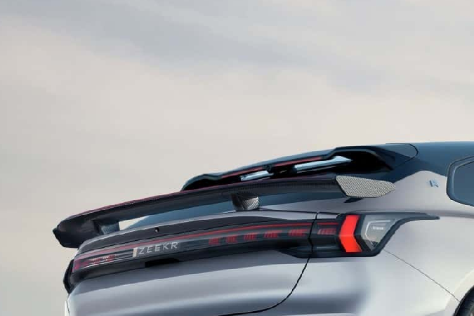 Zeekr 001 FR pretende ser el rival del Model S Plaid