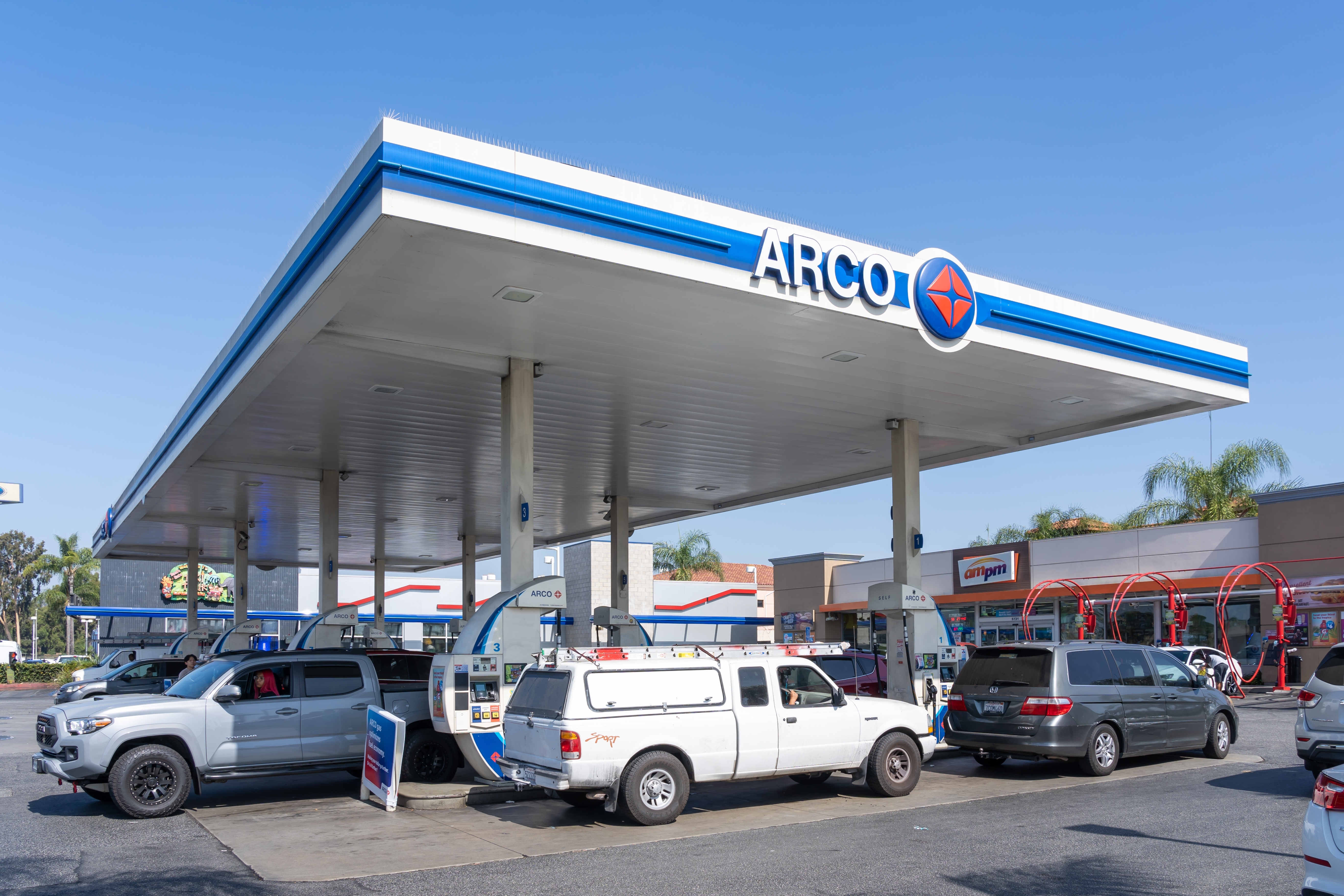 gasolinera cerca de mi arco