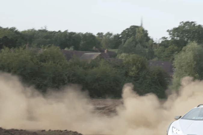 Lamborghini Sterrato vuela por los aires y prueban sus límites