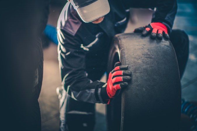 Llantas más anchas o más delgadas