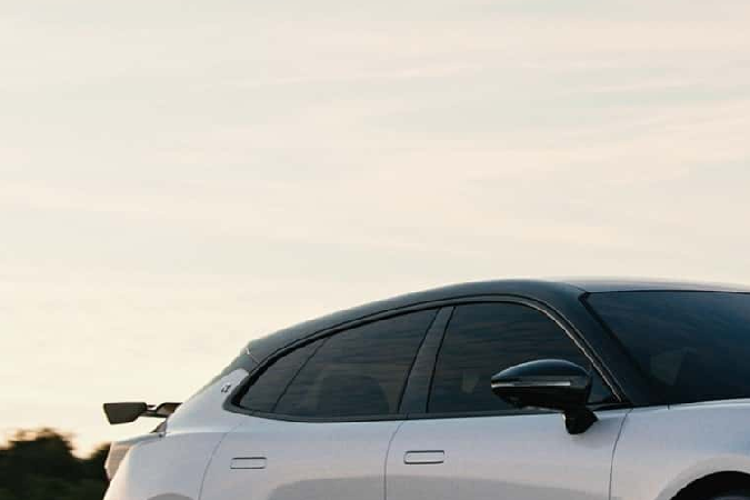 Zeekr 001 FR pretende ser el rival del Model S Plaid