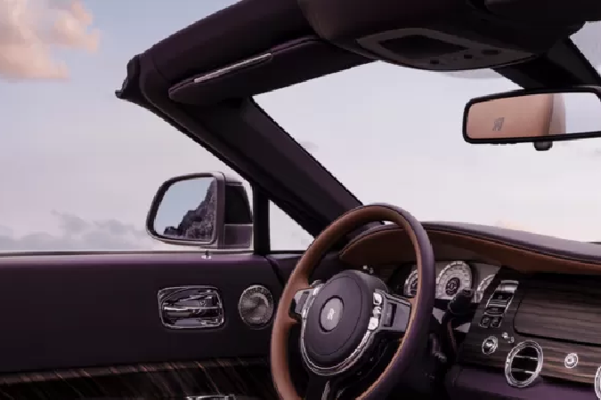 De antología: el Rolls-Royce Amethyst Droptail se tiñe de púrpura