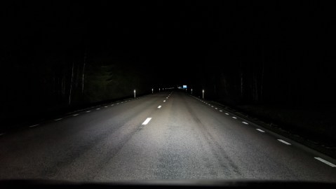 Cuáles son las mejores luces para manejar de noche